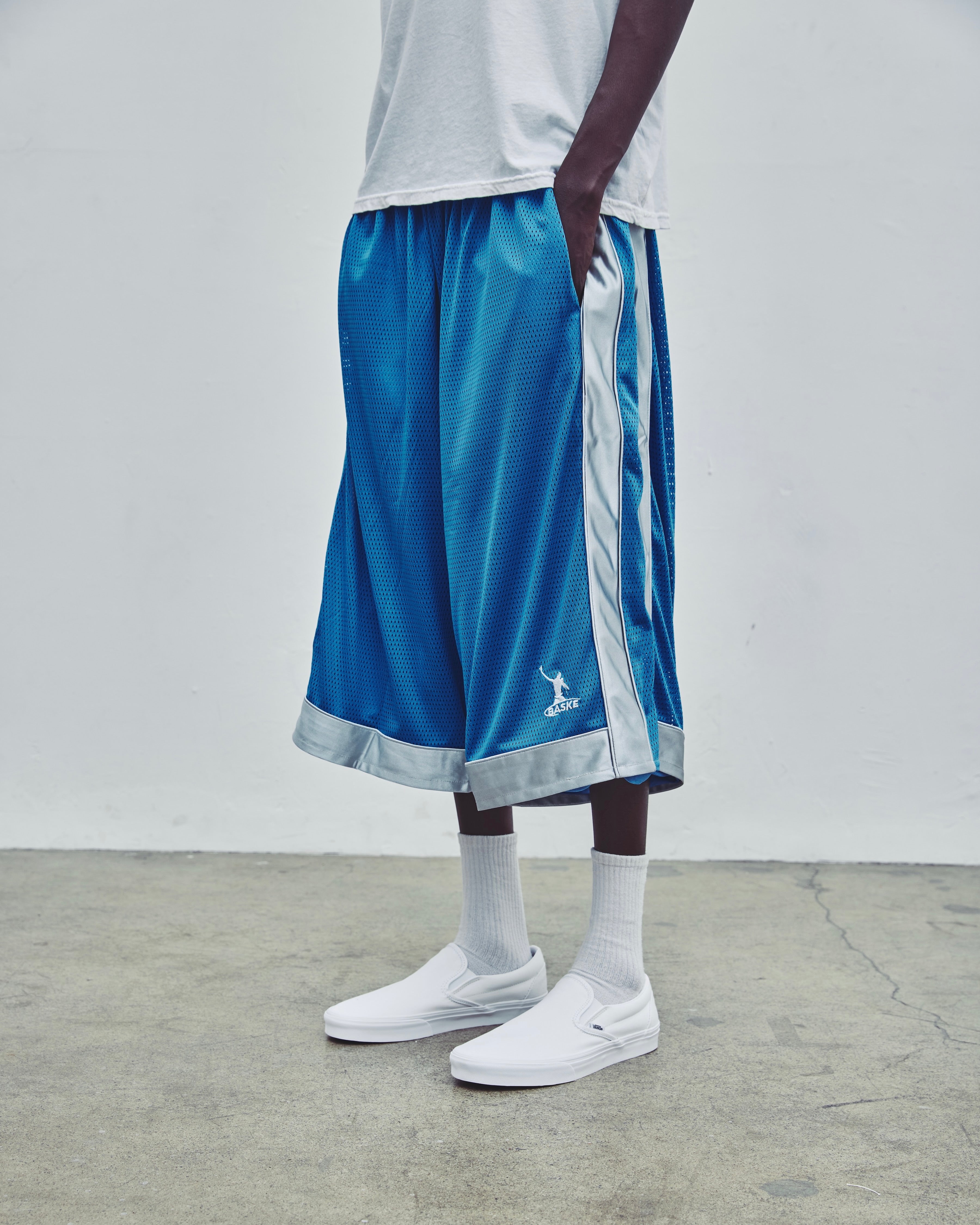 BAND1, oversized gym shorts (carolina) (PRE-ORDER)
