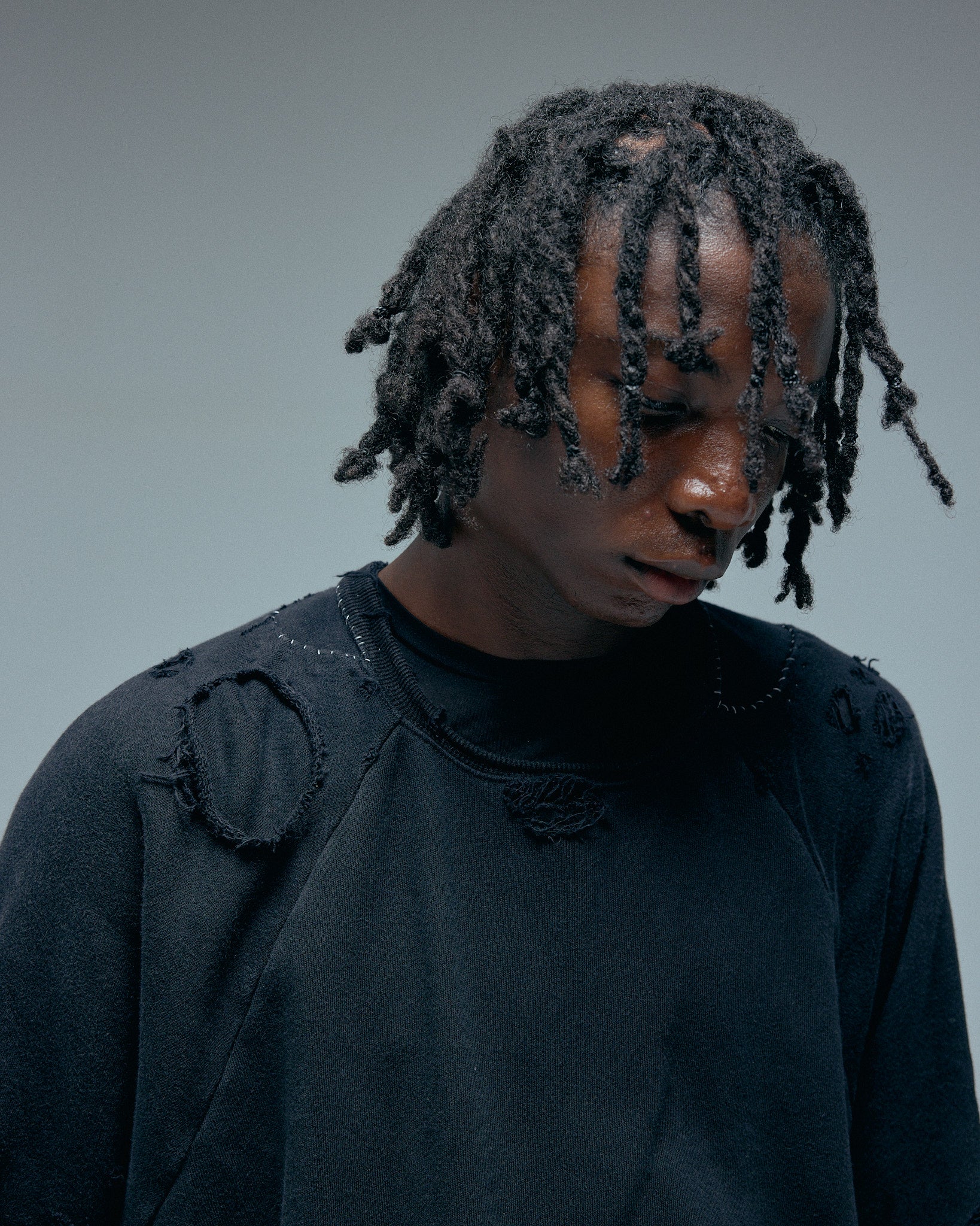 HENCH, repaired crewneck (vintage black)