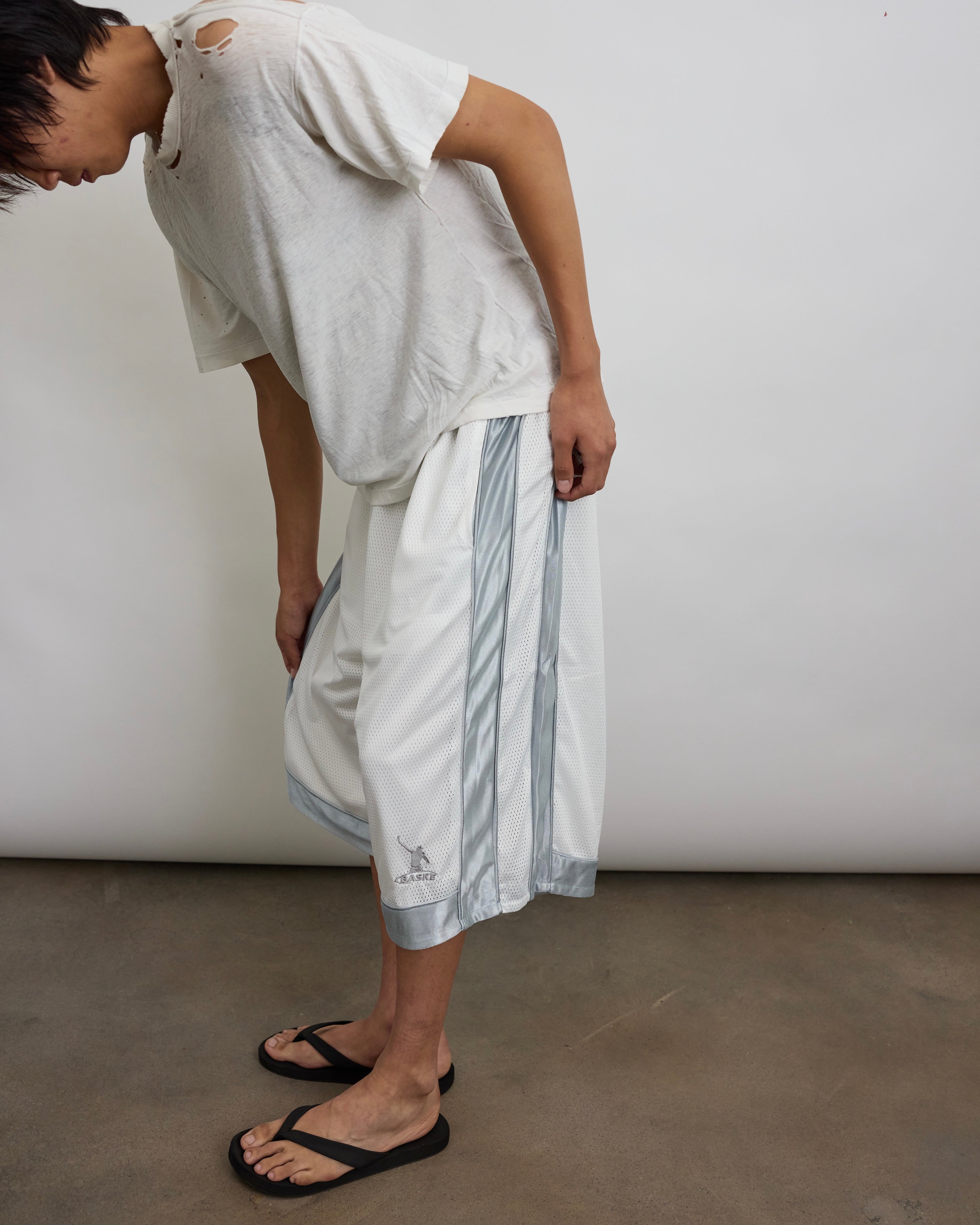 BAND1, oversized gym shorts (white)