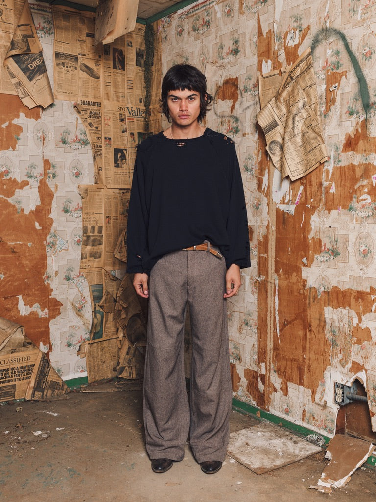 HENCH, repaired crewneck (vintage black)