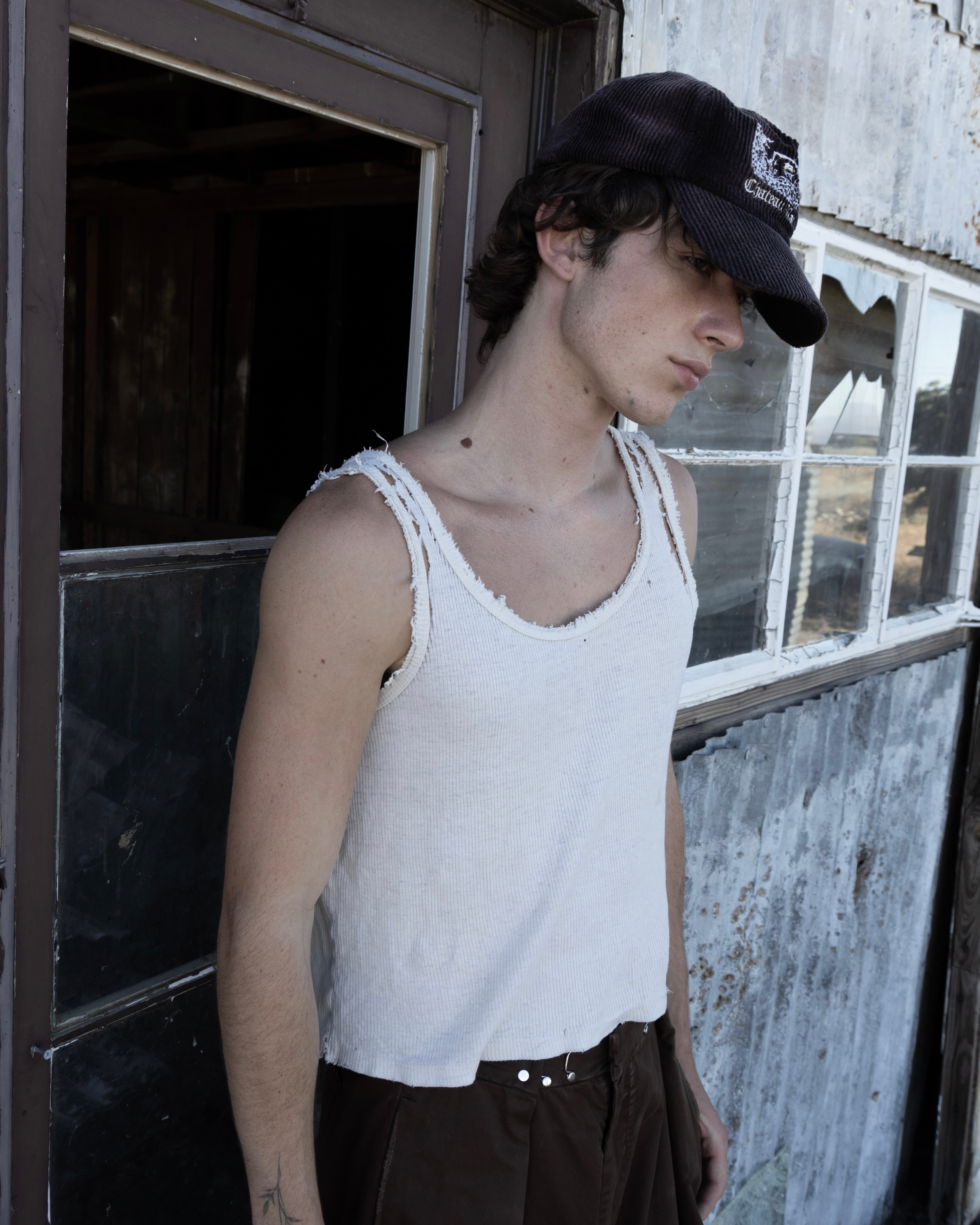 CHATEAU, sunfaded corduroy cap